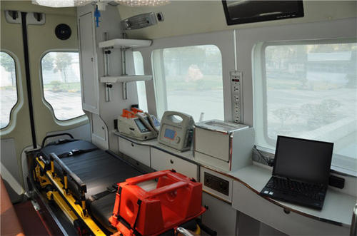 富源县救护车内部